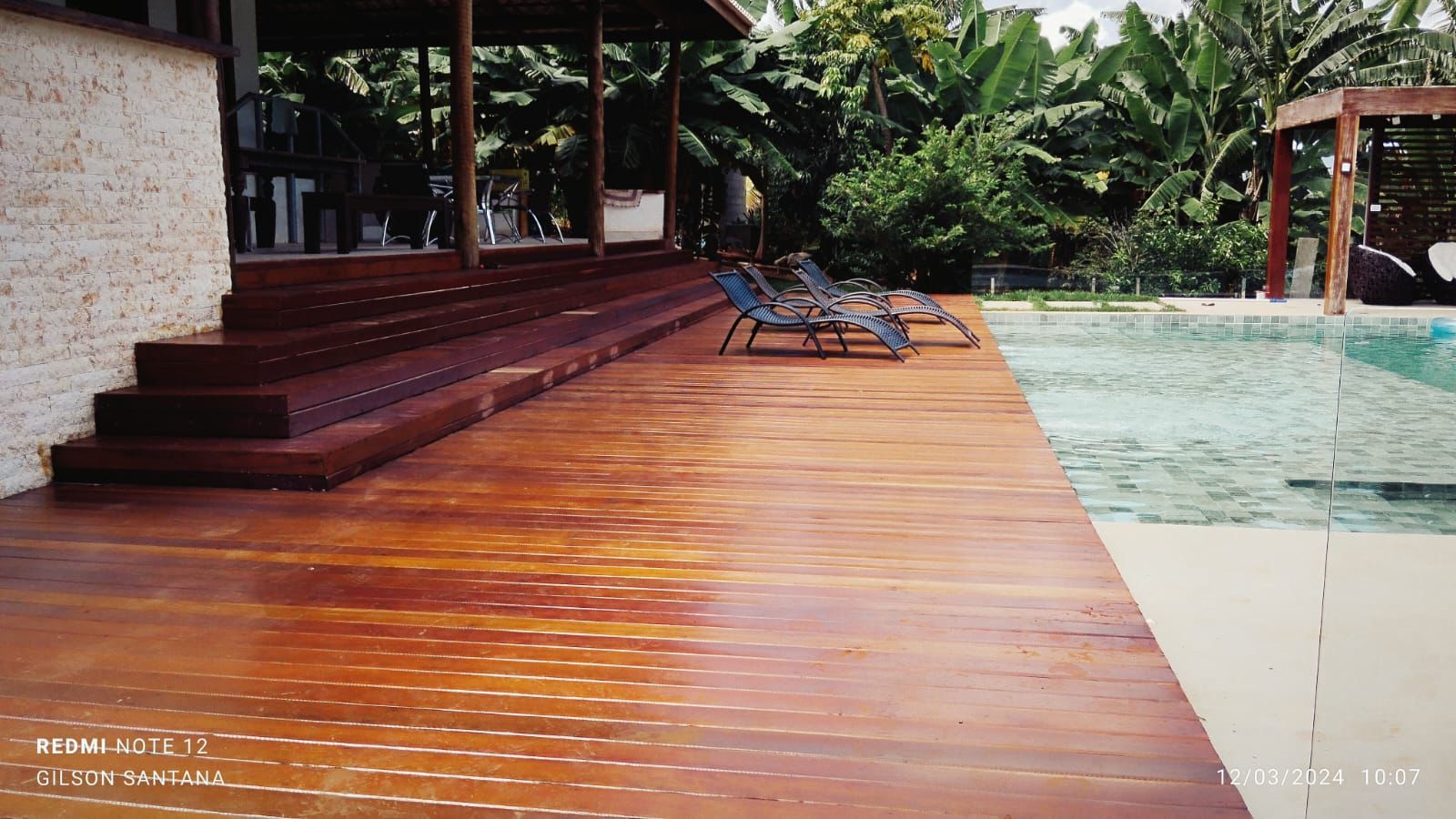 Deck de Madeira para Piscina